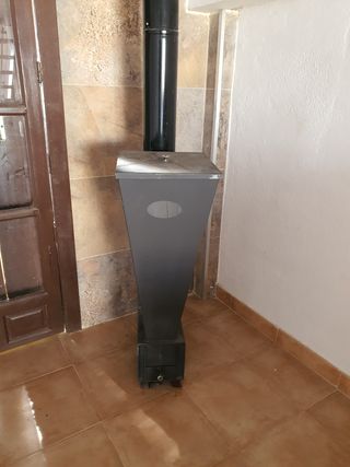 Estufa pellet, almendra. 