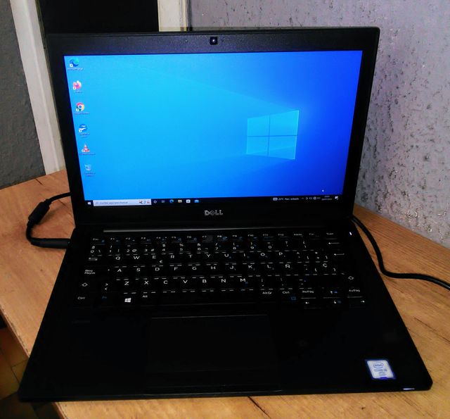 Portátil  i5 8GB SSD 256GB garantía tienda +REGALO