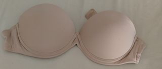 Sujetador sin tirantes beige