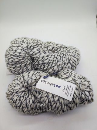 2 ovillos Malabrigo Caracol color natural 063