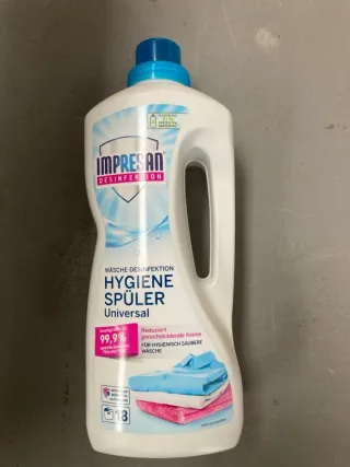 Impresan: 3 botellas limpiador desinfectante 1,5L