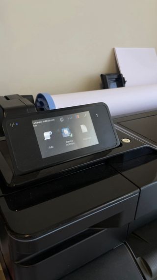 Impresora HP Designjet T120 -con pedestal incluido