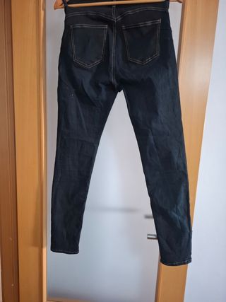 Jeans Pull&Bear negros talla 40