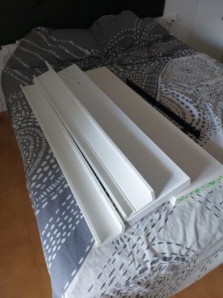 Estantes pared IKEA blancos