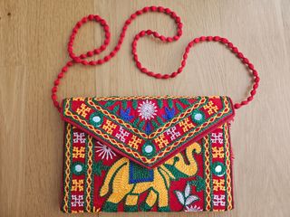 Bolso bandolera bordado hindú