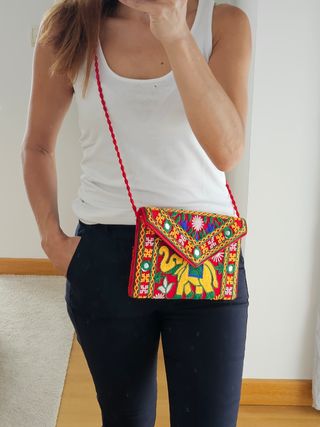 Bolso bandolera bordado hindú