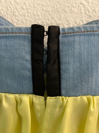 Vestido vaquero-satén amarillo