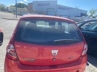 Dacia Logan 2008: Piezas Interiores