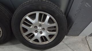 Llantas Subaru Legacy 215/60 R16