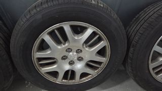 Llantas Subaru Legacy 215/60 R16