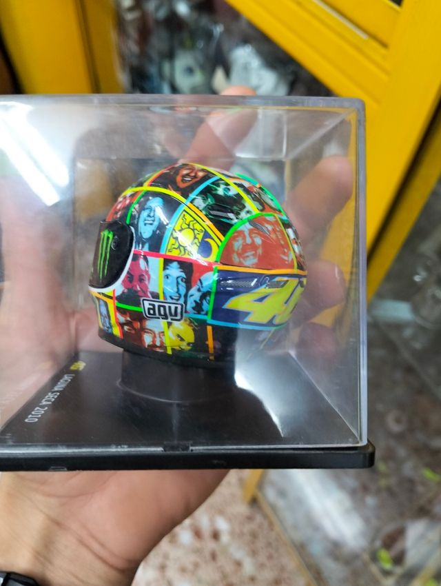 Mini casco Valentino Rossi 2010