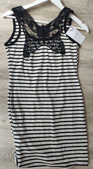 Vestido deportivo rayas blanco-negro tirantes 