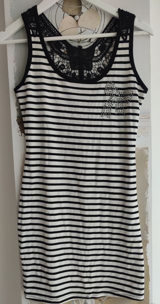 Vestido deportivo rayas blanco-negro tirantes 