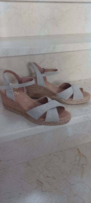 Sandalias cuña esparto beige