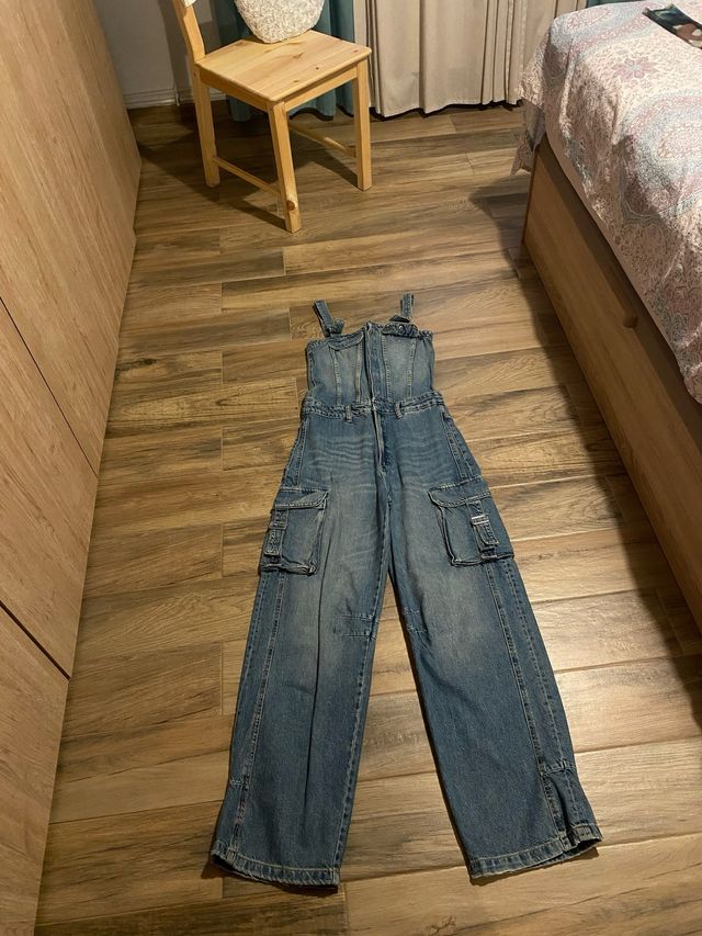 Mono vaquero Zara cargo azul
