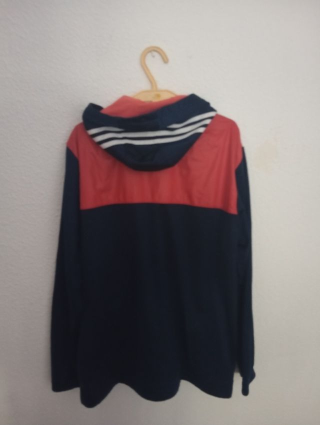 Sudadera azul y roja hombre