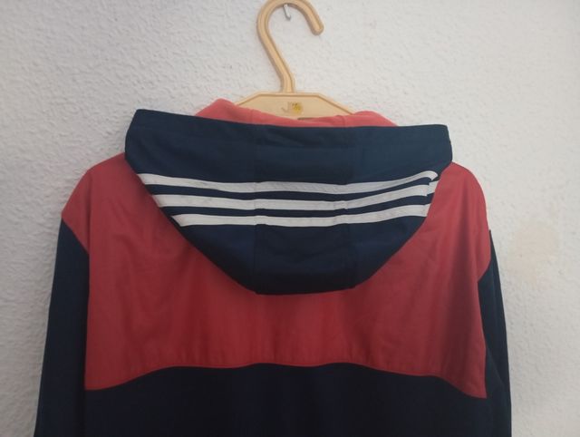 Sudadera azul y roja hombre