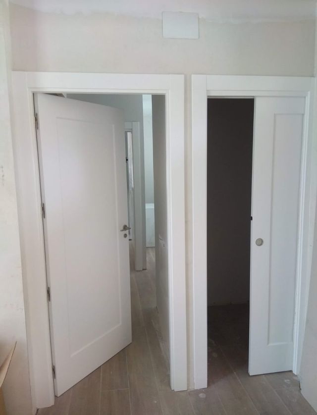 Montaje de puertas block, limpio y económico