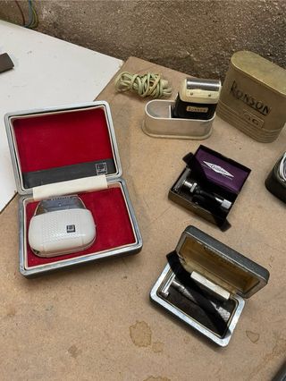 Máquinas antiguas (Ronson, Braun, Gillette)