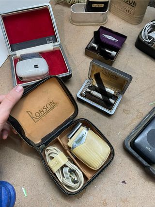 Máquinas antiguas (Ronson, Braun, Gillette)