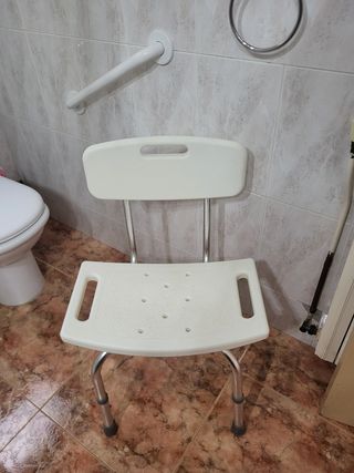 Silla ducha blanca movilidad reducida