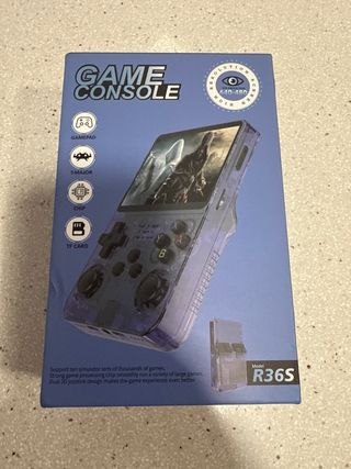 Consola Retro R36S Blanca nueva a estrenar. 64gb 