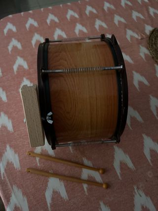 Tambor con baquetas - Precio negociable 
