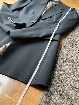 Americana Karen Millen negra