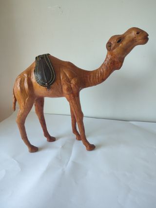 Figura Camello Similar Madera 