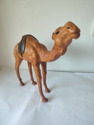 Figura Camello Similar Madera 