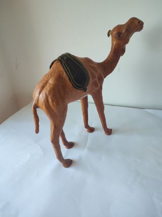 Figura Camello Similar Madera 
