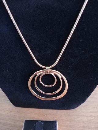 Conjunto Colgante más anillo.
