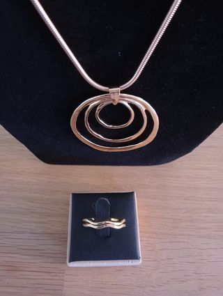 Conjunto Colgante más anillo.
