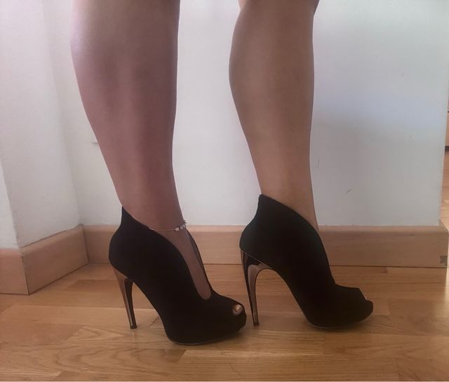 Zapatos abotinados negros abierto edición limitada