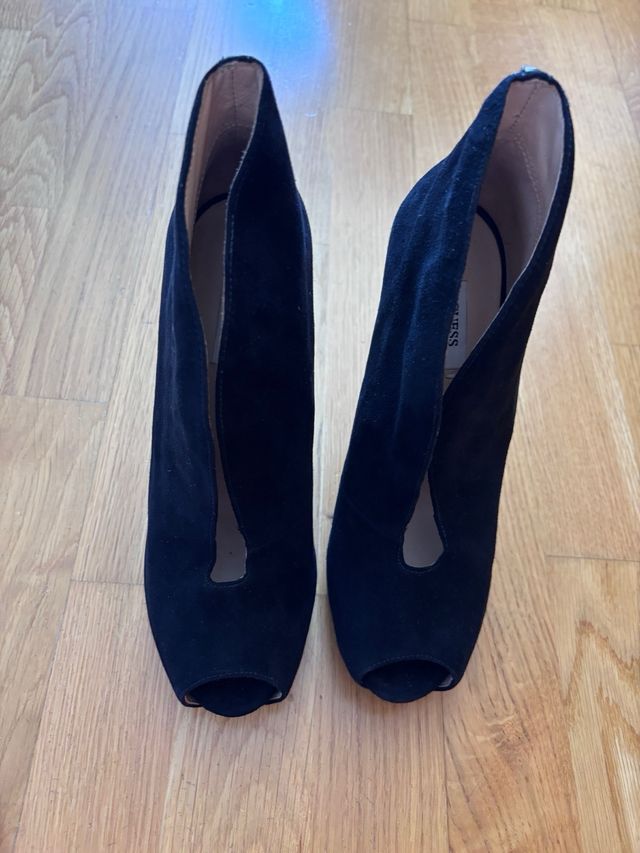 Zapatos abotinados negros abierto edición limitada