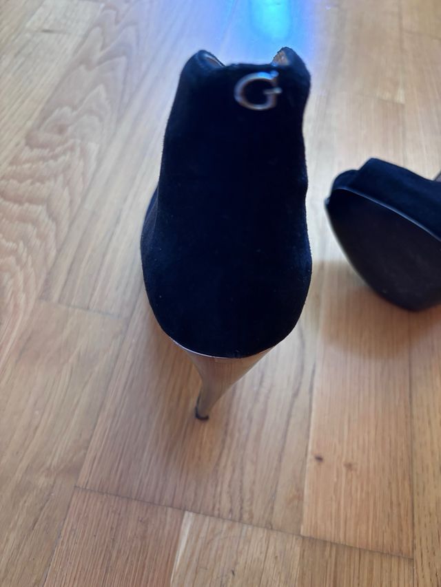 Zapatos abotinados negros abierto edición limitada