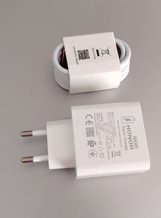 Ricarica rapida del caricabatterie HONOR HUAWEI SuperCharge da 66 W