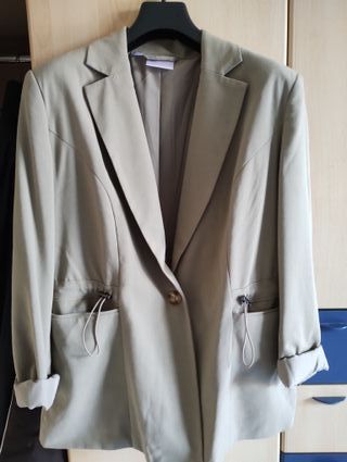 Giacca beige elegante