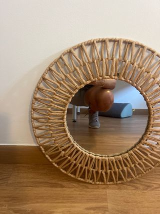 Espejo de ratán beige