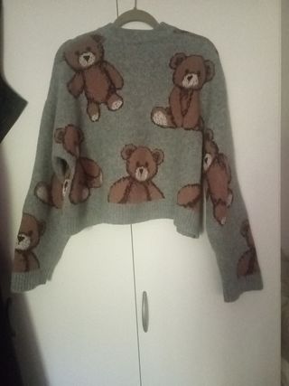 Jersey Bershka ositos gris
Talla S 
