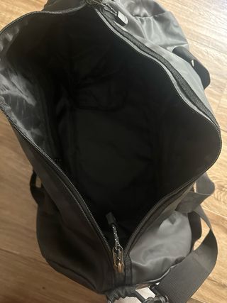 Mochila Leone 1947 - Negra y dorada