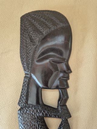 2 Figuras talladas en ébano