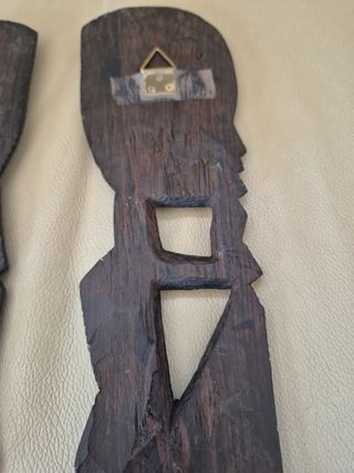 2 Figuras talladas en ébano