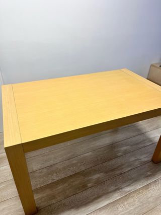 Mesa comedor madera clara