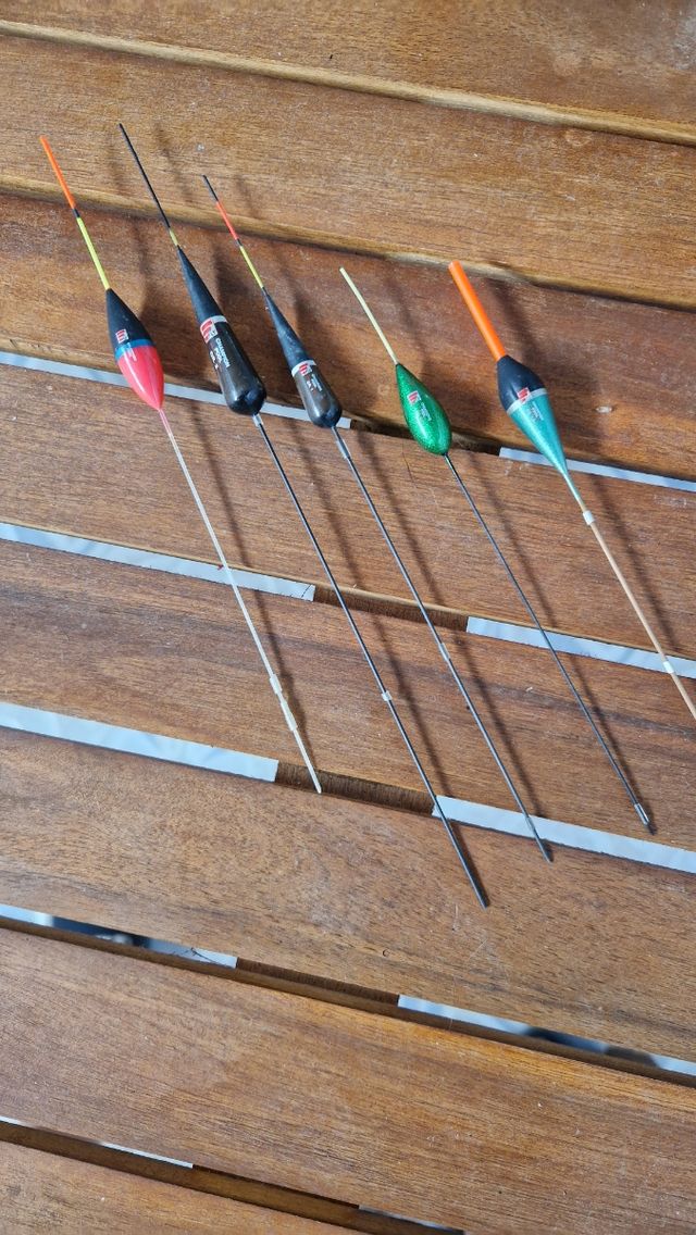 5 Boyas Pesca Champion Pool y 2 trabucco