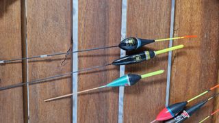 5 Boyas Pesca Champion Pool y 2 trabucco