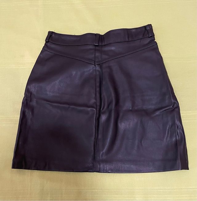 Mini Falda efecto piel -Pull&Bear Talla Xs