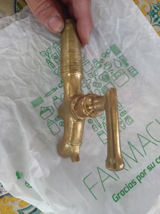 Grifo bronce antiguo