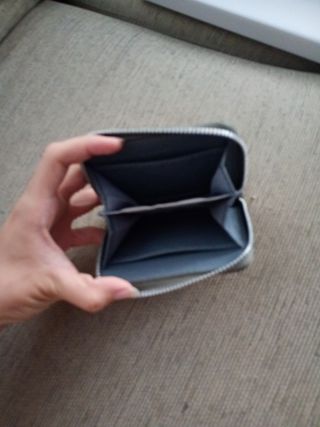 Monedero azul efecto piel serpiente