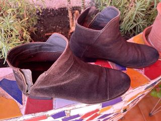 Botines Geox de ante marrón